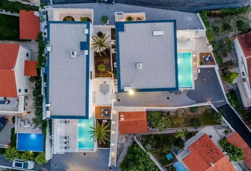 Luxury Villa Soleil With Swimming Pool