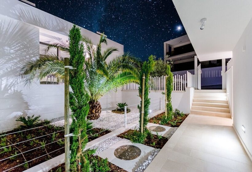 Luxury Villa Soleil With Swimming Pool