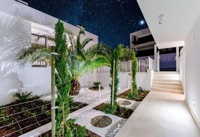 Luxury Villa Soleil With Swimming Pool