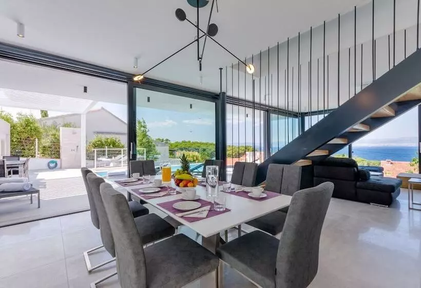 Luxury Villa Soleil With Swimming Pool