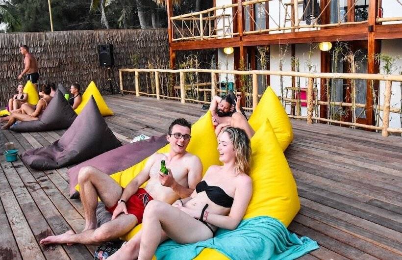 Mad Monkey Gili Trawangan Hostel