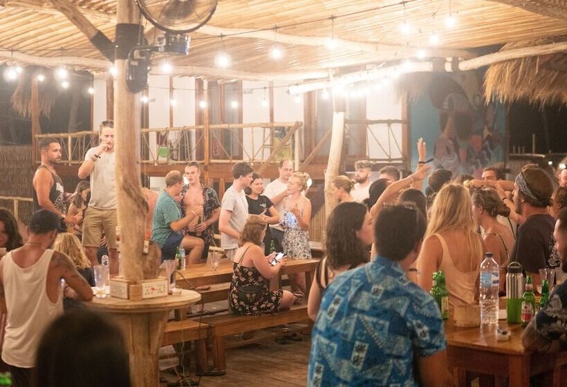 Mad Monkey Gili Trawangan Hostel