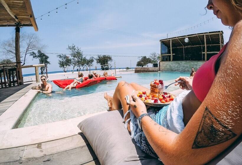 Mad Monkey Gili Trawangan Hostel