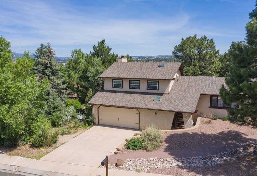 4br Entertainer Af Academy Hot Tub, Firepit!