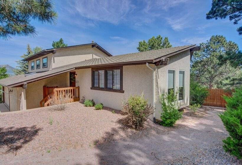 4br Entertainer Af Academy Hot Tub, Firepit!