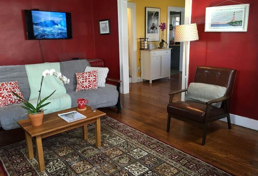 مبيت وإفطار The Cape Cod House