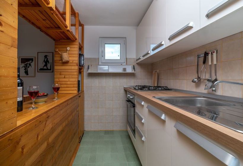 Casa Verde Apartment House