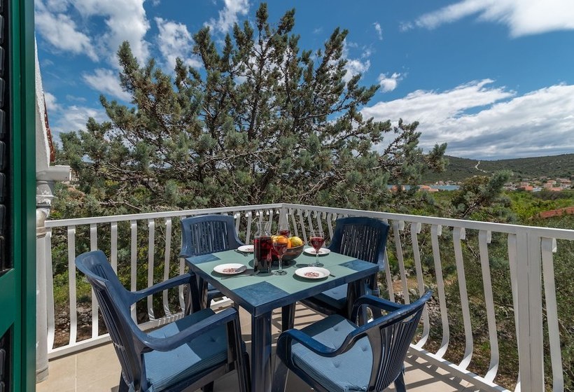 Casa Verde Apartment House