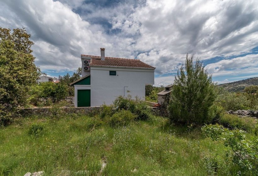 Casa Verde Apartment House