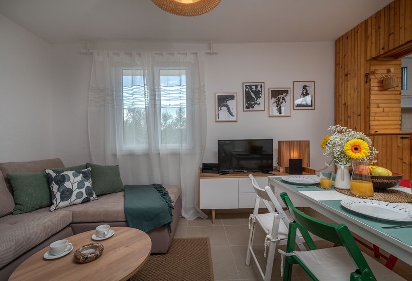 Casa Verde Apartment House