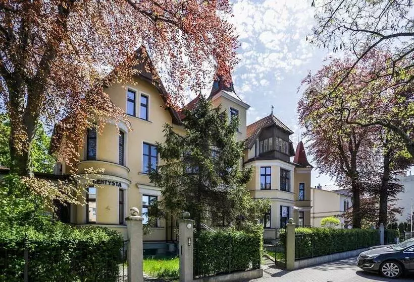 Dream Hostel