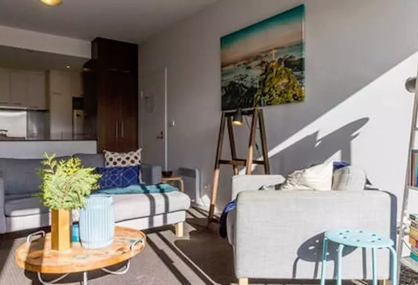 Mika, 2bdr Fitzroy Pad With Secure Parking