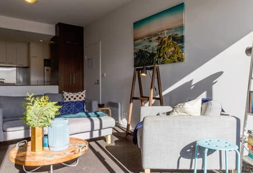 Mika, 2bdr Fitzroy Pad With Secure Parking