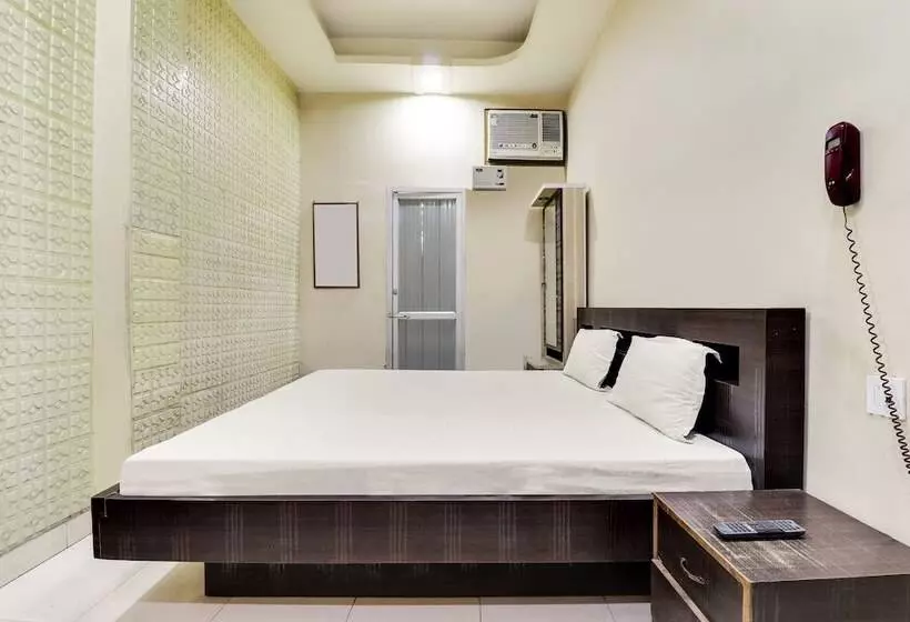 Spot On 40076 Hotel Sunny