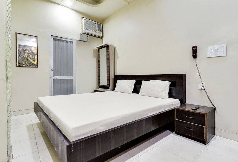 Spot On 40076 Hotel Sunny