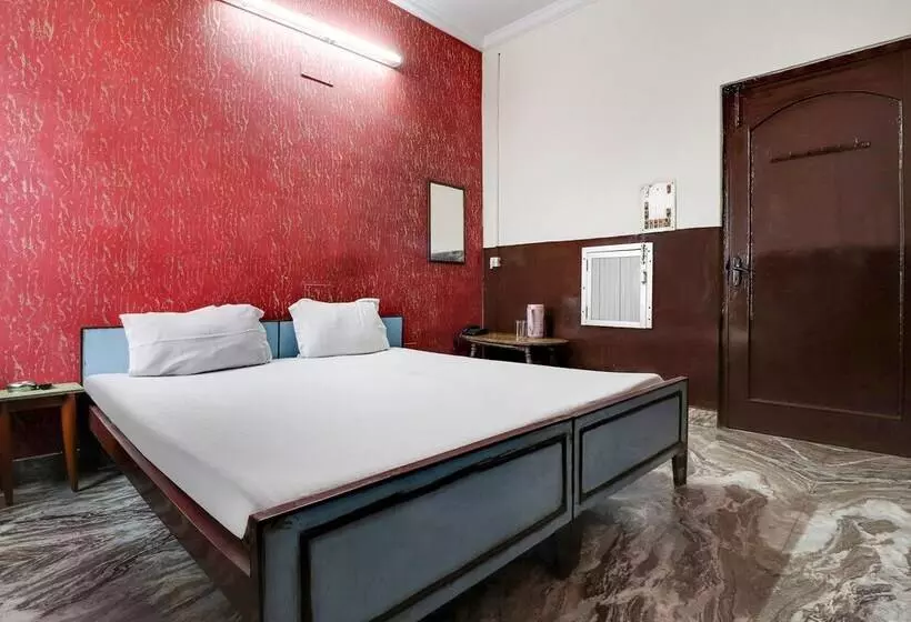 Spot On 40076 Hotel Sunny