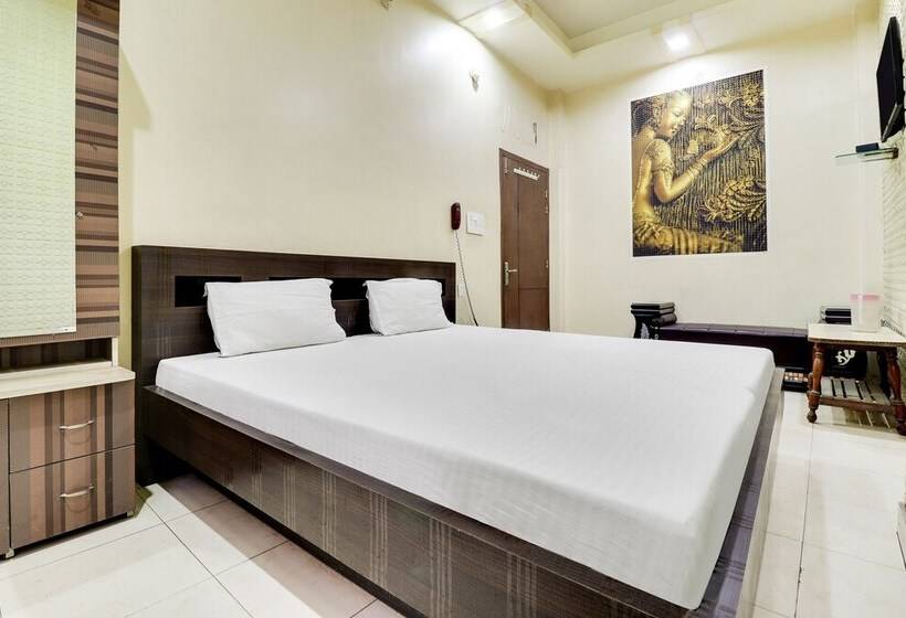 Spot On 40076 Hotel Sunny