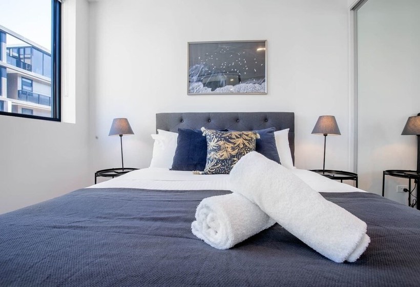 Stunning Bright Apartment At Hawthron/glenferrie Station