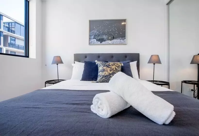 Stunning Bright Apartment At Hawthron/glenferrie Station