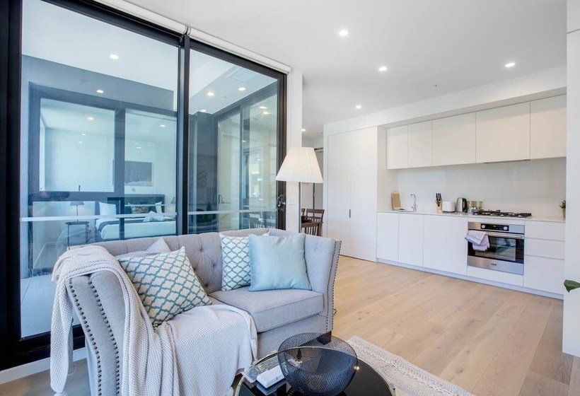 Stunning Bright Apartment At Hawthron/glenferrie Station