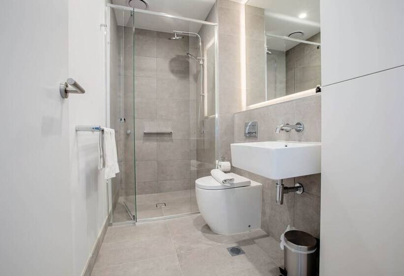 Stunning Bright Apartment At Hawthron/glenferrie Station