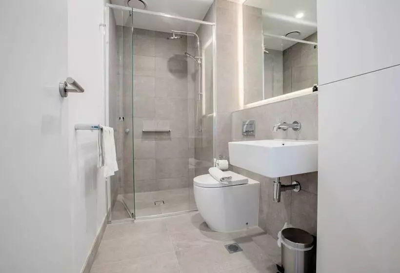 Stunning Bright Apartment At Hawthron/glenferrie Station