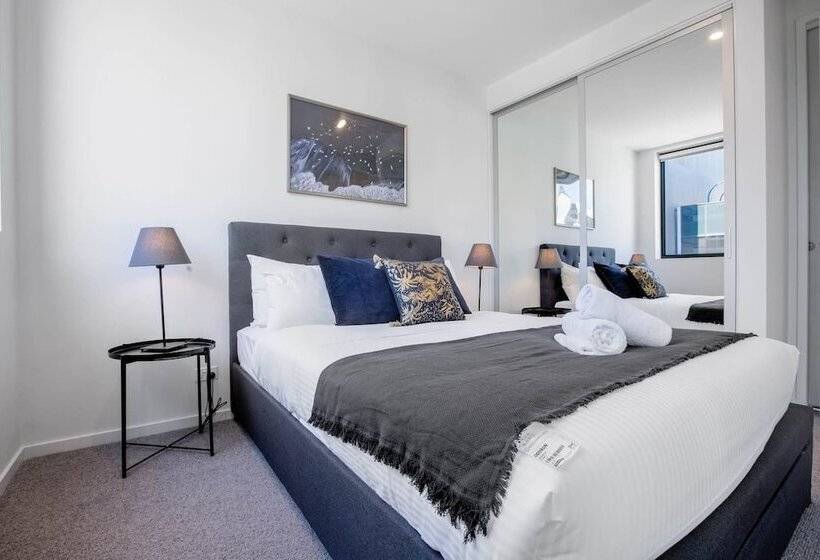 Stunning Bright Apartment At Hawthron/glenferrie Station
