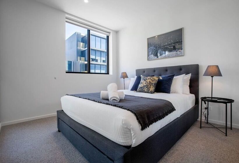 Stunning Bright Apartment At Hawthron/glenferrie Station