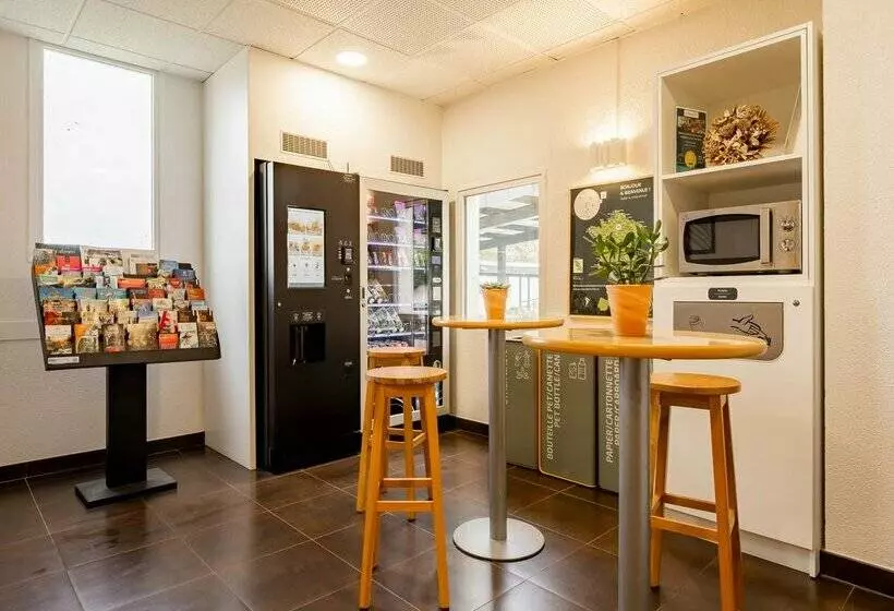 B&B HOTEL Valenciennes Sud