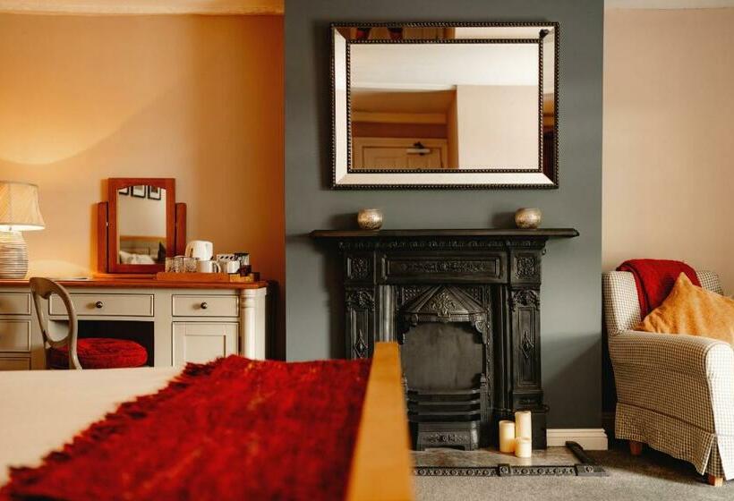 ベッドアンドブレックファースト Wheatacre White Lion