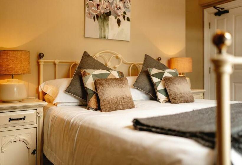 ベッドアンドブレックファースト Wheatacre White Lion