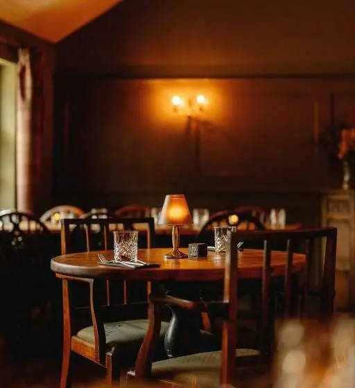 ベッドアンドブレックファースト Wheatacre White Lion