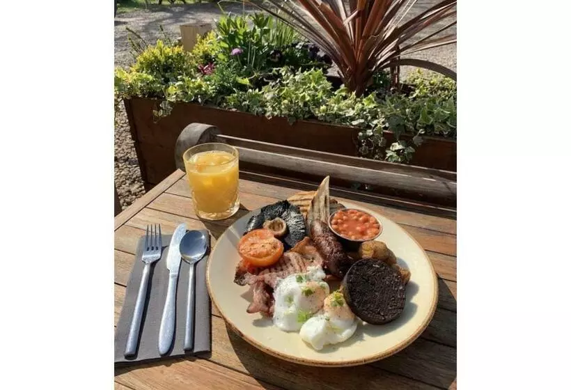 ベッドアンドブレックファースト Wheatacre White Lion