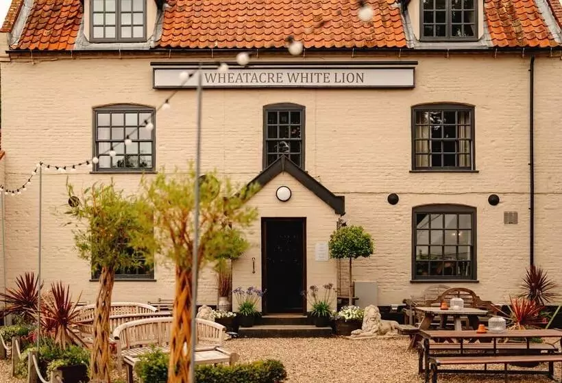 ベッドアンドブレックファースト Wheatacre White Lion