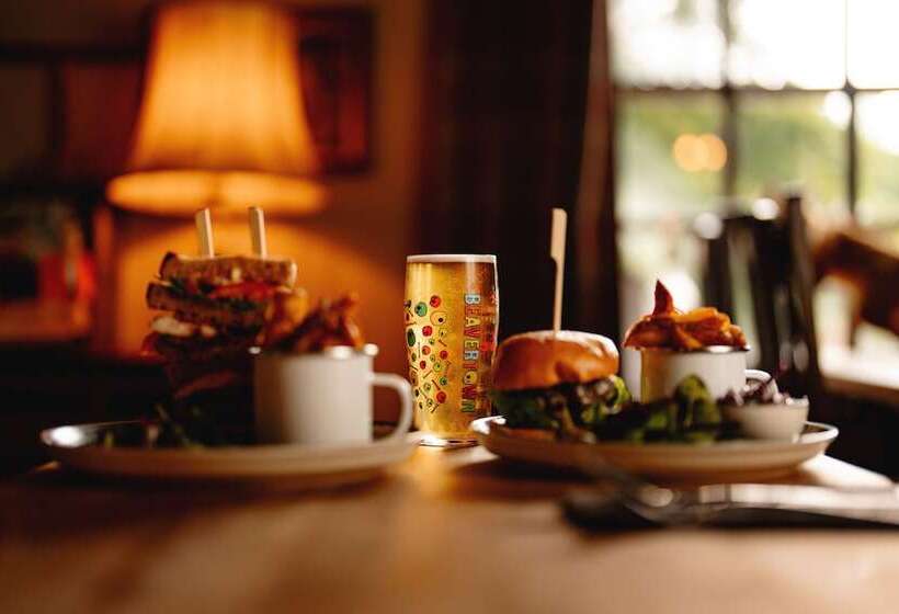 ベッドアンドブレックファースト Wheatacre White Lion