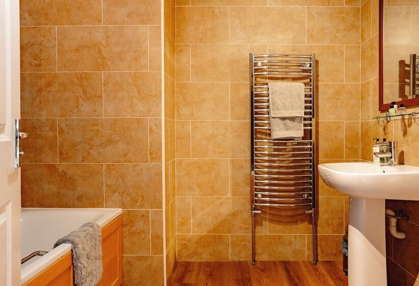 ベッドアンドブレックファースト Wheatacre White Lion