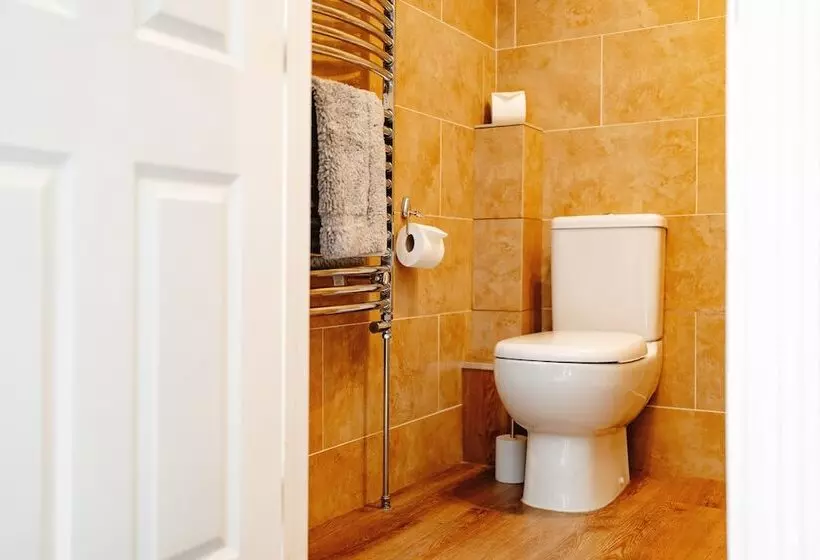 ベッドアンドブレックファースト Wheatacre White Lion