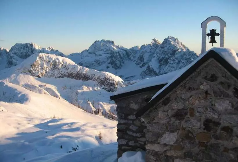 هتل Corona Ferrea