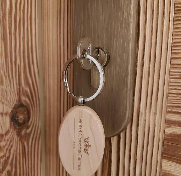 هتل Corona Ferrea