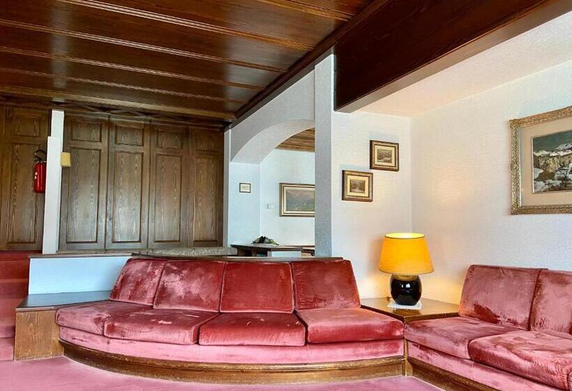 هتل Corona Ferrea