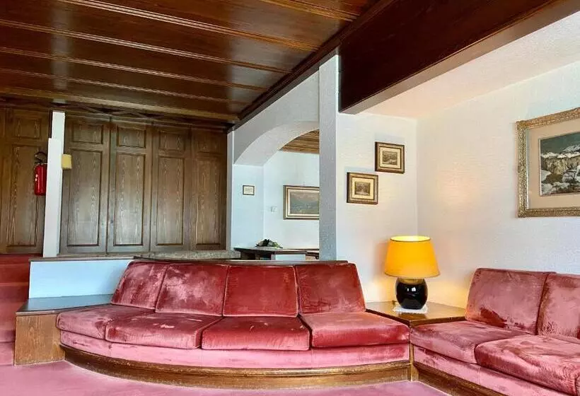 هتل Corona Ferrea