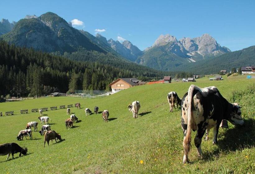 هتل Corona Ferrea