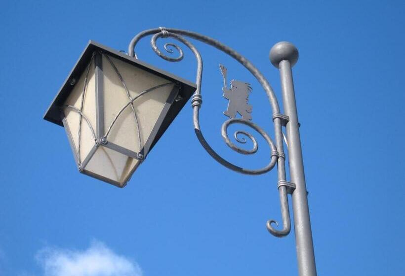 هتل Corona Ferrea