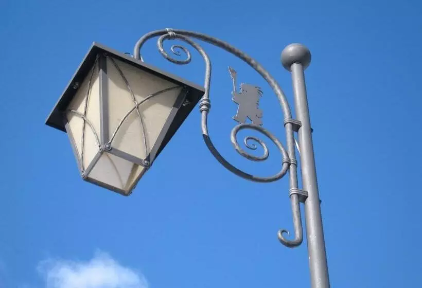 هتل Corona Ferrea