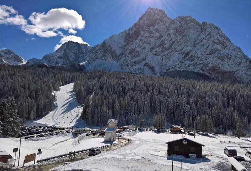 هتل Corona Ferrea