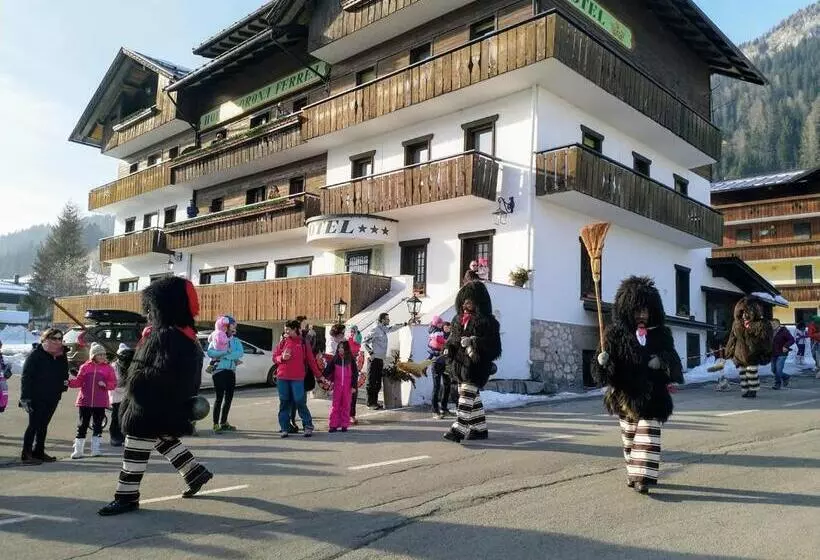 هتل Corona Ferrea