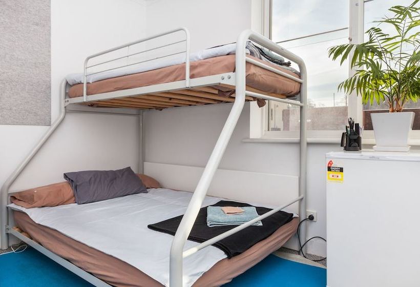 Willow, Carlton Studio Apartment