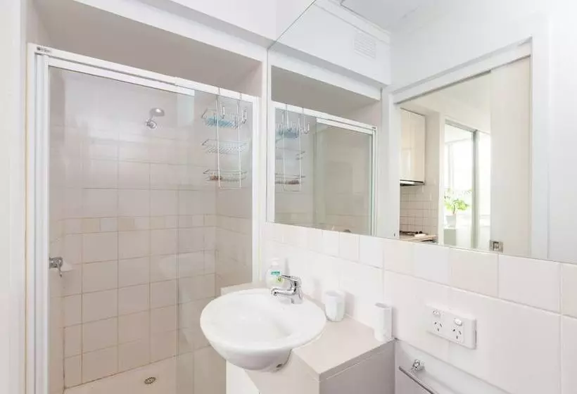 Willow, Carlton Studio Apartment