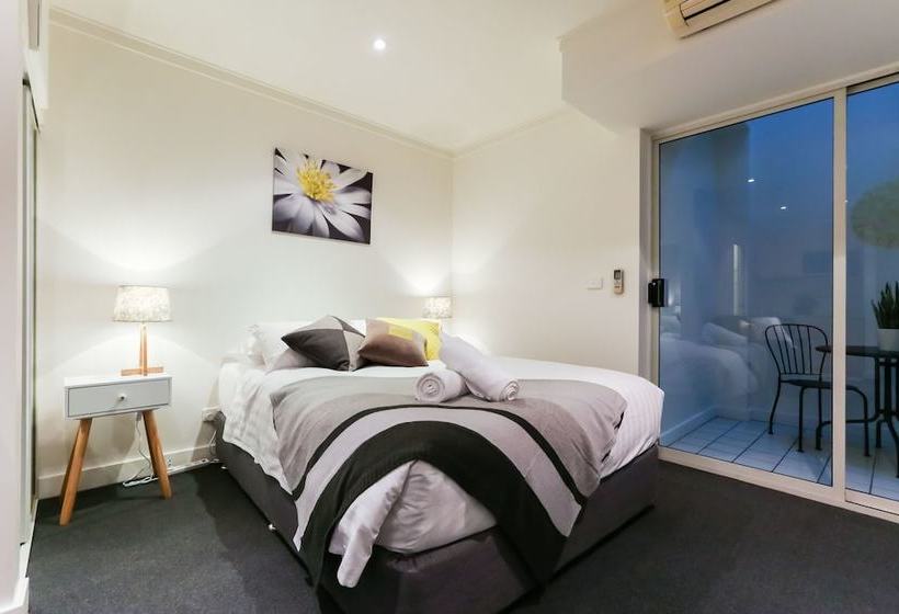 Willow, Carlton Studio Apartment