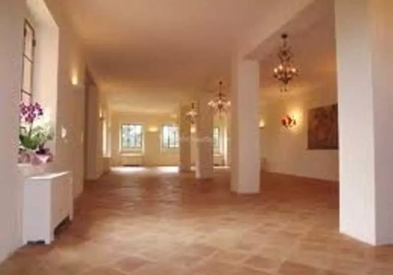 تختخواب و صبحانه Villa Forasiepi